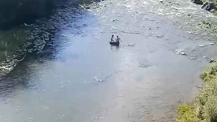 Reşadiye’de Traktör Şambreliyle Rafting Keyfi: 10 Kilometrelik Macera