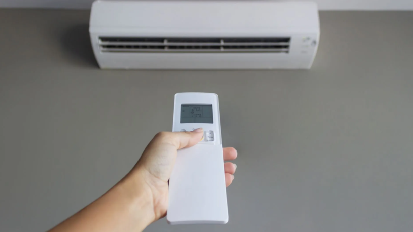 Klimayı Açmadan Önce Bu Tuşa Basın: Etkisini Katlıyor, Elektrik Faturasını Düşürüyor!