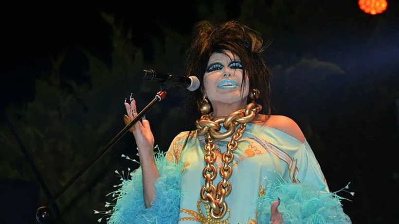 Bülent Ersoy 'Bu Gece Acilen' Dedi, İsim Vererek İfşa Etti! Herkes Bunu Konuşuyor… Önce Paylaştı Fark Edince Geri Sildi