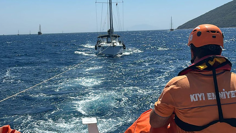 Bodrum’da Arızalanan Tekne Kurtarıldı: 4 Kişi Güvende