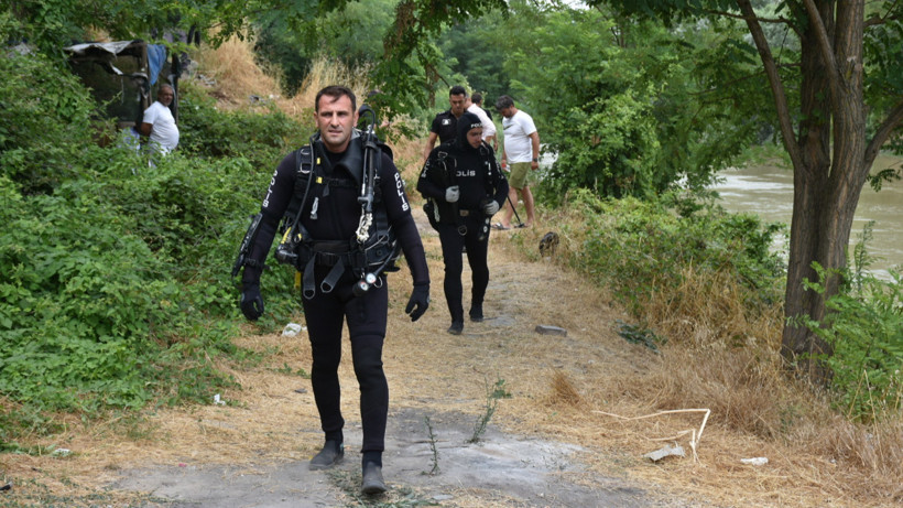 Sakarya Nehri'nde Kaybolan 22 Yaşındaki Genç Her Yerde Aranıyor
