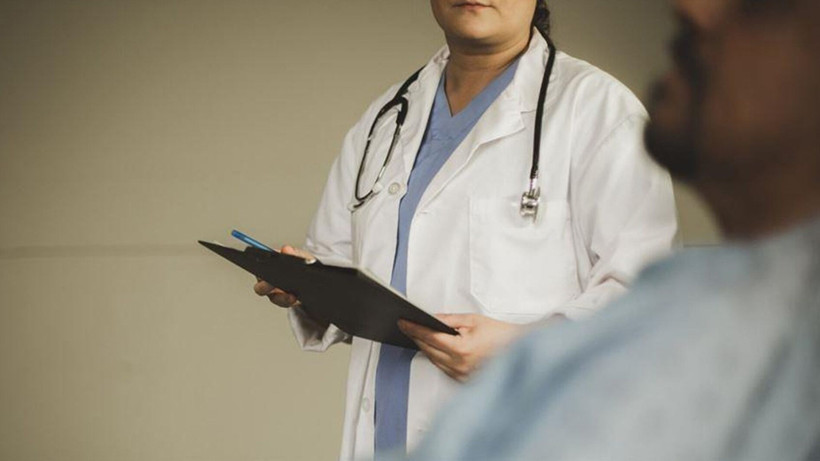 AYM'den Çarpıcı Karar: Hastanın Annesine Bilgi Veren Doktor Yandı