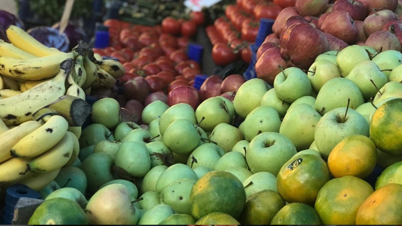 Kış Meyveleri Cep Yakacak! Elmanın Kilosu 100 TL'nin Altına İnmeyecek