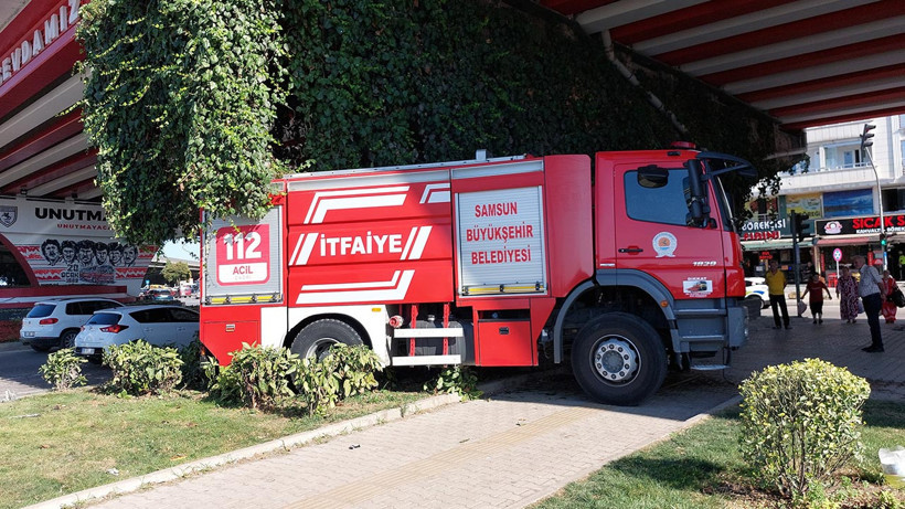 Samsun’da Yangına Giden İtfaiye Aracı Kaza Yaptı! 3 Kişi Yaralandı