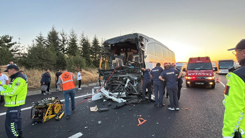 Bolu'da Feci Kaza! Şoför Hayatını Kaybetti, Çok Sayıda Yaralı Var