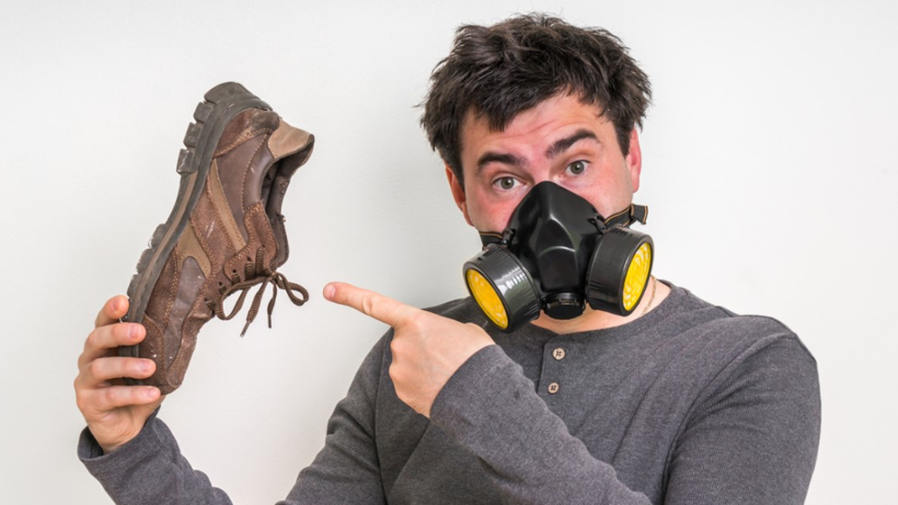 Yazın Kokan Ayakkabıları Hızla Tazelemenin Tüyosu Açıklandı