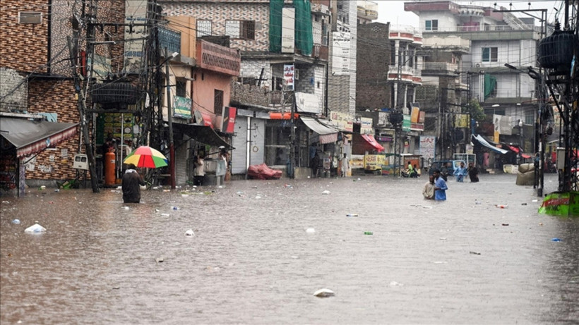 Pakistan Sel Felaketiyle Boğuşuyor! Ölü Sayısı 351'e Çıktı