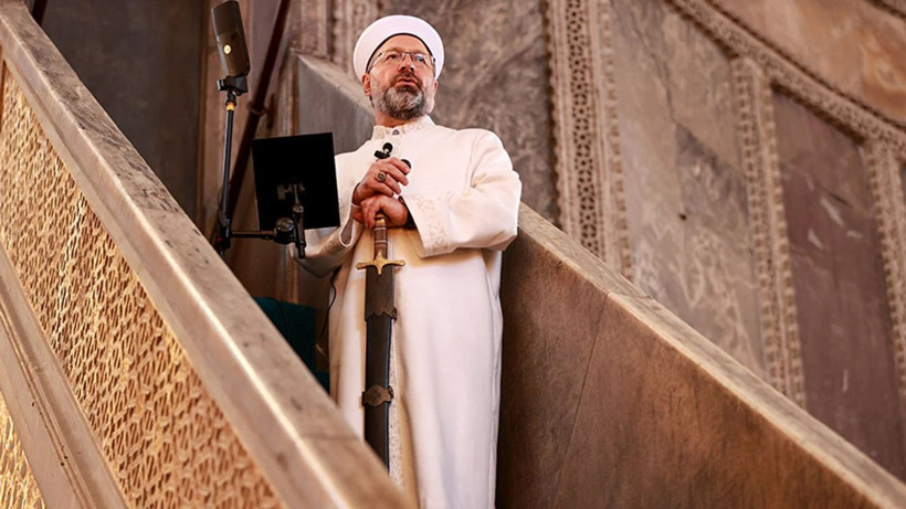 Diyanet İşleri Başkanı Ali Erbaş'tan Açıklama Geldi... Kadınları Hedef Alan Cuma Hutbelerine 'Kuran'lı Savunma