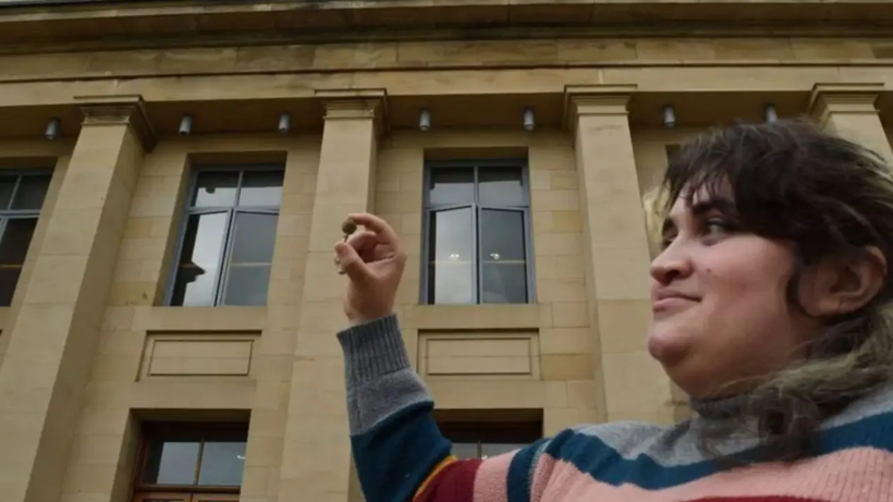 Arkeoloji Öğrencisi İlk Kazısında Ortaya Çıkardı! Nadir Altın Eser Bilim Dünyasını Şaşırttı