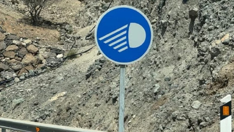 Avrupa Trafiğinde “Denizanası” Simgeli Yeni Tabela Şaşırttı: İşte Anlamı