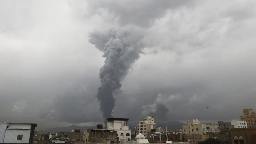 İsrail’den Yemen’e Ağır Hava Saldırısı: Cumhurbaşkanlığı Sarayı da Vuruldu!