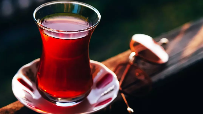 Sadece Bir Dilimi Yetiyor: Çayın Hem Lezzetini Artırıyor Hem de Bayatlamadan Saatlerce Taze Tutuyor