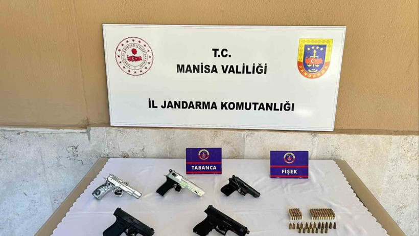 Alaşehir'de Ruhsatsız Silah Operasyonu! 5 Tabanca Ele Geçirildi