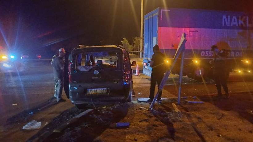 Kavşakta Feci Kaza! 1 Ölü, 8 Yaralı