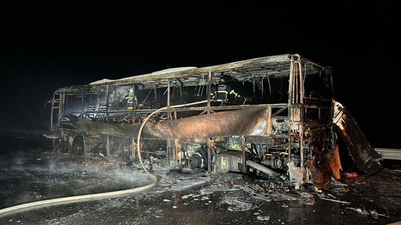 Şoförün Dikkati Faciayı Önledi... Yolcu Otobüsü Kül Oldu