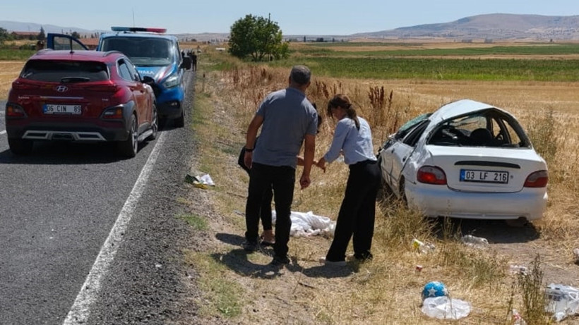 Afyonkarahisar'da Otomobil Takla Attı, 4 Kişi Yaralandı