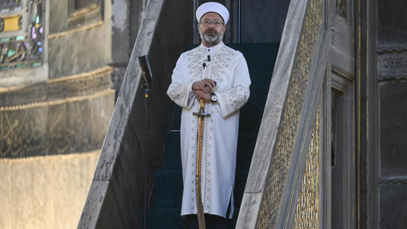 Diyanet'ten 'Altın Varaklı Davetiye' İddiasına Yalanlama