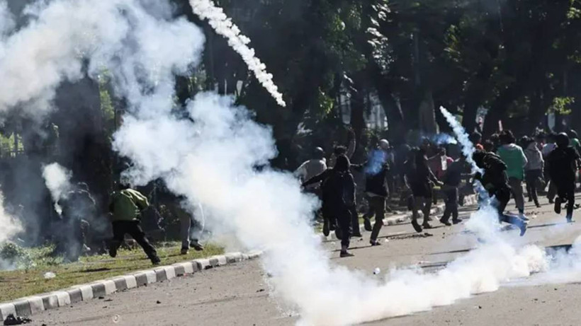 Endonezya'da Halk Sokağa Döküldü, Protestolar Dinmiyor! 6 Ölü