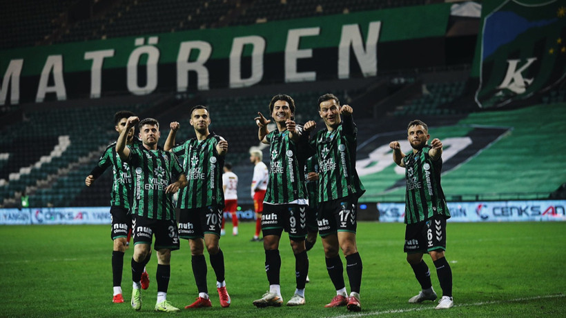 Kocaelispor Ayrılığı Açıkladı! Alt Lige Yolladı