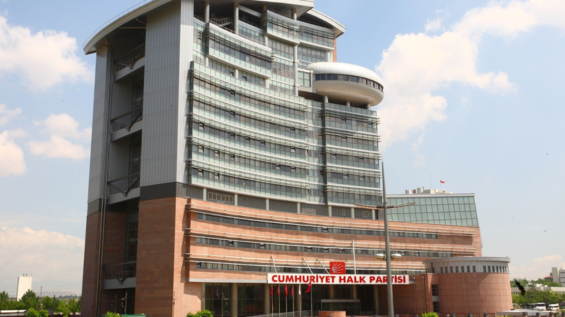 İktidara Yakın Yazardan Dikkat Çeken Çıkış: 'CHP’yi Kirli Oyunlarına Alet Etmek İstiyorlar'