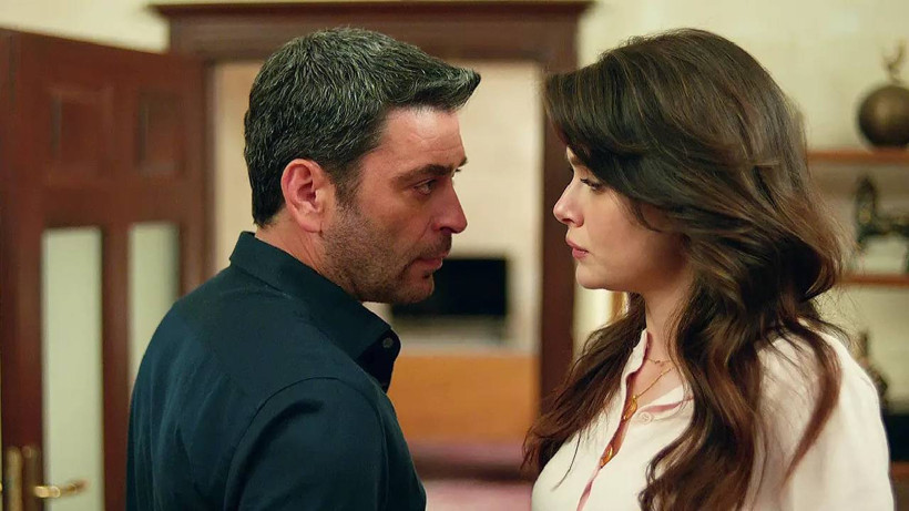 Kanal D'nin Reyting Rekortmeni Dizisi Uzak Şehir’de Beklenmedik Ayrılık! Yeni Sezona Sayılı Günler Kala Veda Etti