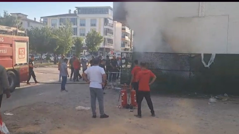 Elazığ'da Market Deposunda Yangın Paniği! Büyümeden Söndürüldü