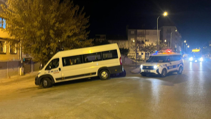 Eskişehir'de Kanlı Aile Kavgası: Dayı, Yeğenini Taşla Vurdu, Firar Etti