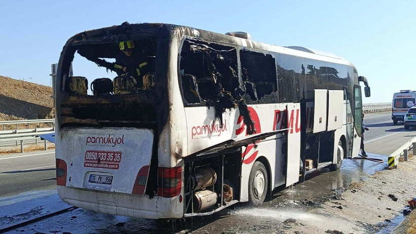 Aydın'da Seyir Halindeki Yolcu Otobüsü Alev Alev Yandı