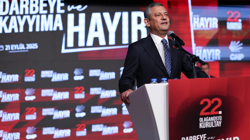 CHP Kurultayı 'Mutlak Butlan' Riskini Bitirdi mi? Özgür Özel'in Zaferi Ne Anlama Geliyor?