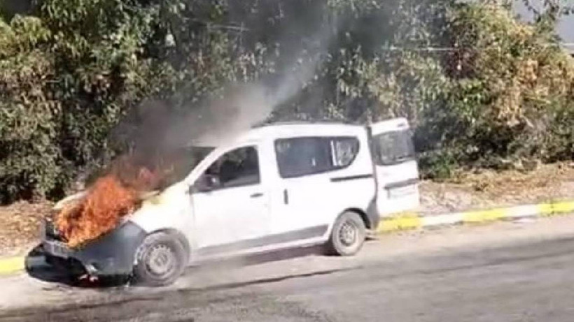 Manisa’da Seyir Halindeki Kamyonet Alev Aldı