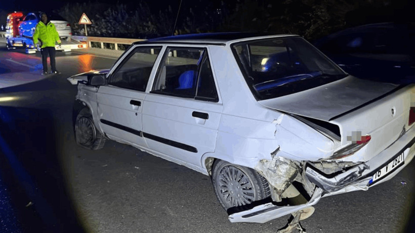 Bursa'da Bir Araç Bariyerlere Daldı... Sürücü Yaralandı