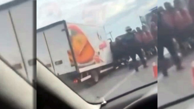 D-100’de Kamyonet Kontrolden Çıktı: 2 Yaralı