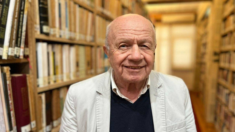 ‘Sarı Hoca’ Olarak Tanınan Akademisyen İsmail Beşikçi Beyin Kanaması Geçirdi! Sağlık Durumu Kritik