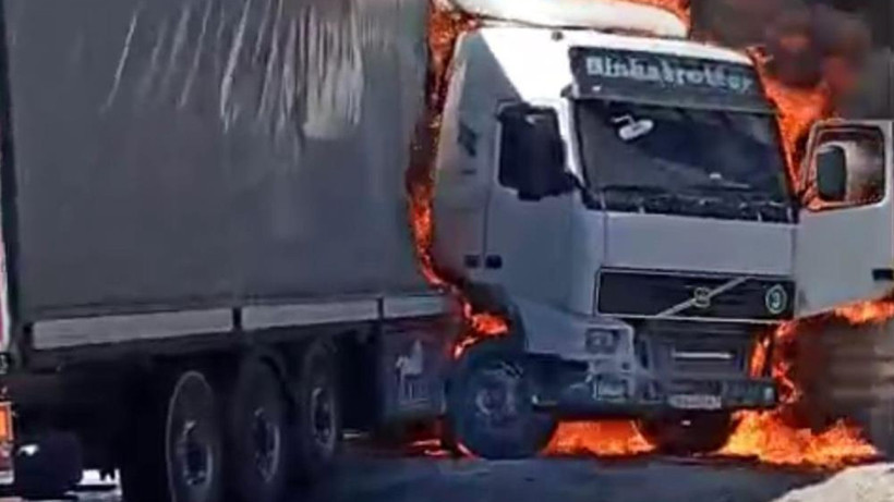 Gaziantep'te Seyir Halindeki Tır Aniden Kül Oldu