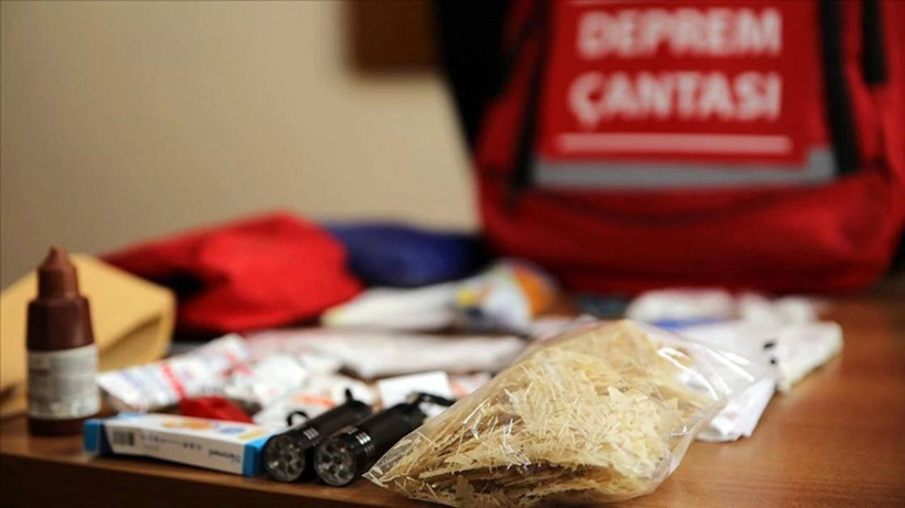 İstanbul’da Yürekler Ağıza Geldi! Deprem Çantasını Mutlaka Hazırda Tutun! Hayat Kurtaran Deprem Çantası Nasıl Hazırlanır?