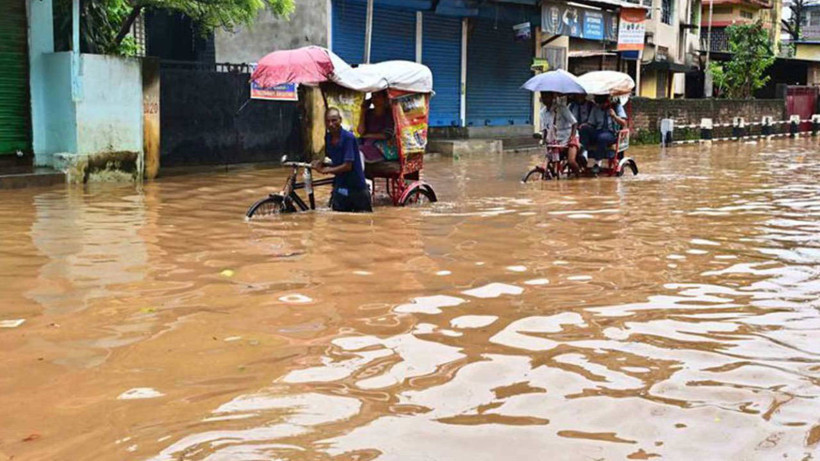 Hindistan'da Sel Felaketi! En Az 18 Ölü