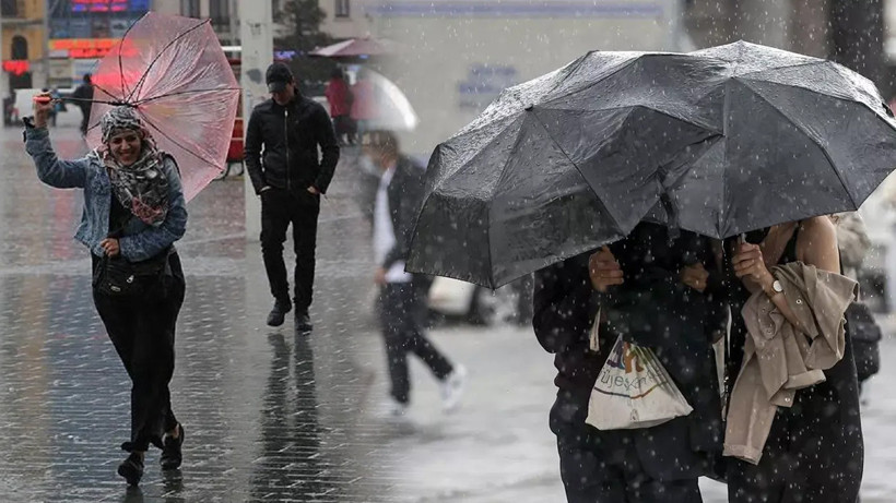 İstanbul'da 'Sağanak Yağış' Alarmı! Meteoroloji Uyardı, Çok Sert Vuracak