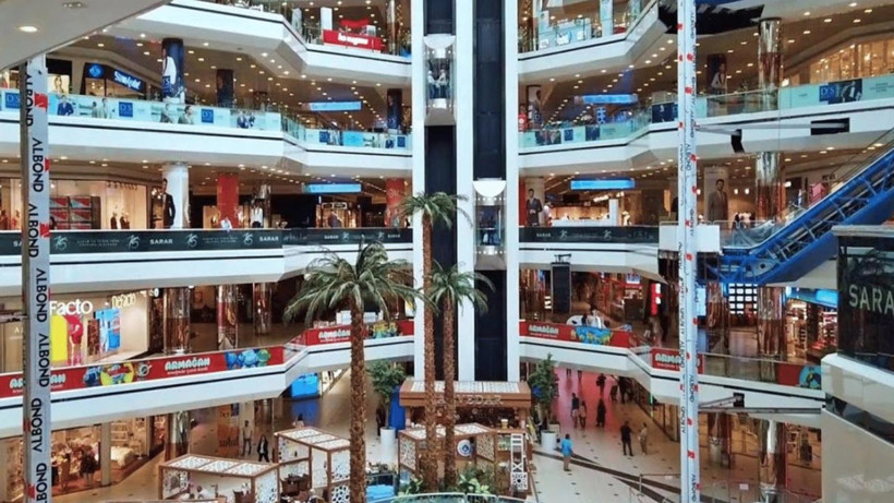 AVM’ler Pazar Günü Kapanacak mı? Bakanlıktan Yanıt Geldi