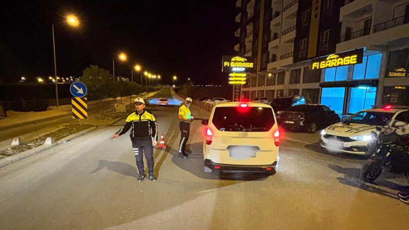 Siirt’te Alkol Denetiminde 17 Sürücüye 99 Bin 860 Lira Ceza