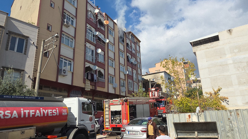 Bursa Orhangazi’de 6 Katlı Apartmanda Yangın Paniği