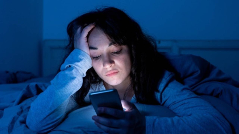 Gece Telefona Bakanlar Dikkat! Uzmanlar Uyardı: Ruh Sağlığınızı Yavaş Yavaş Çökertiyor