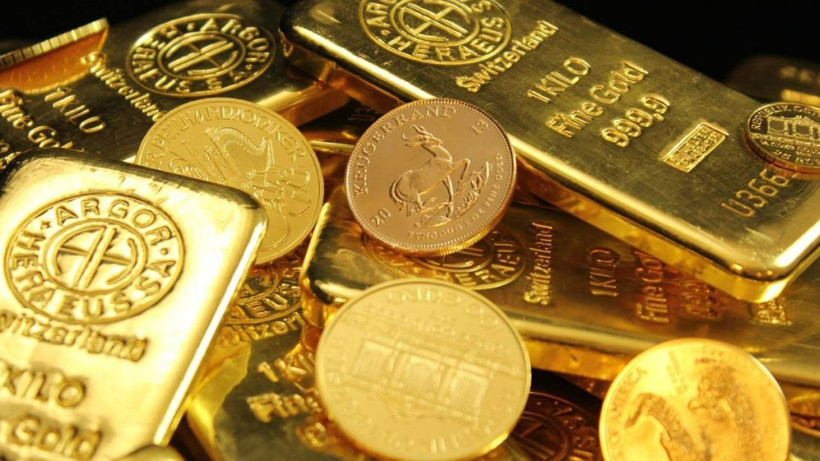 Altında Çifte Rekor! Gram ve Ons Uçtu, Çeyrek Altın 10 Bin Liraya Koşuyor