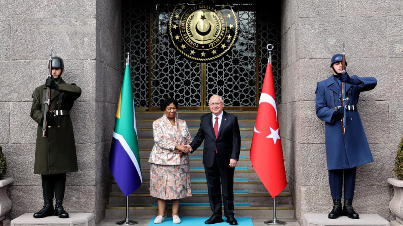 Ankara'da Savunma Zirvesi: Bakan Güler, Güney Afrikalı Mevkidaşı ile Görüştü