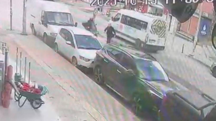 Ümraniye’de Feci Kaza! Motosiklet Yayaya Çarptı: 2 Yaralı