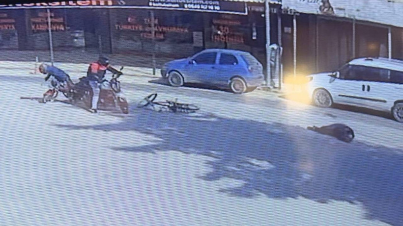 Bursa’da Motosiklet ile Bisiklet Çarpıştı