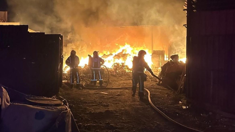 Denizli’de İş Yeri Alev Alev Yandı! Ekipler Seferber Oldu