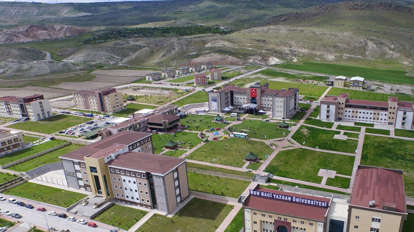 O Üniversitede Akılalmaz Skandal! Bakan Sanıp Torpil İstedi!