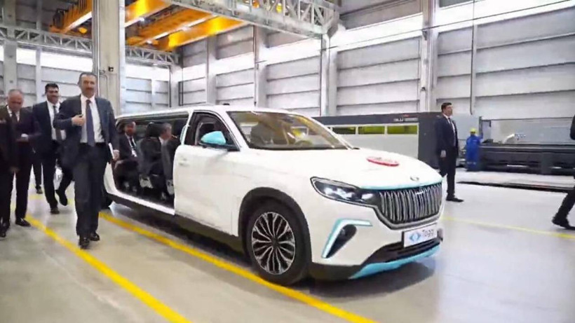 Limuzin Togg İlk Kez Görücüye Çıktı! Cumhurbaşkanı Erdoğan Özel Modelle Törene Geldi