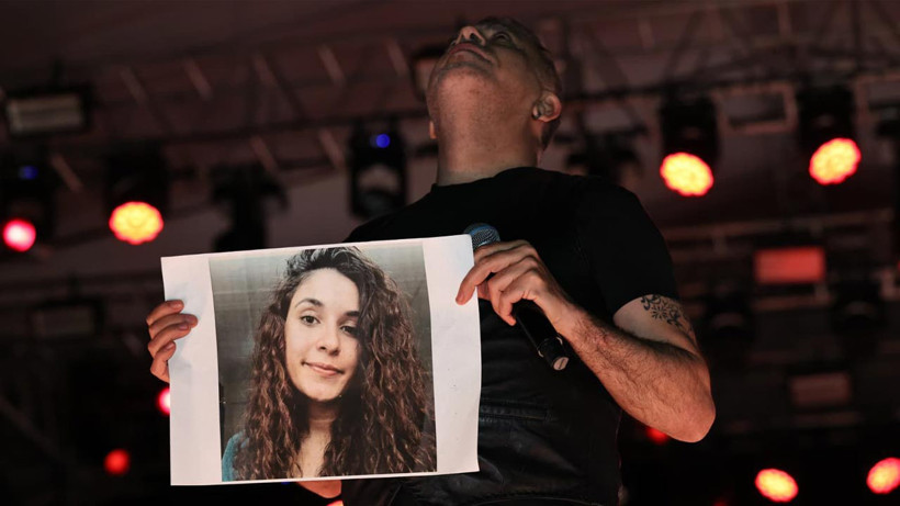 Haluk Levent Gülistan Doku'yu Unutmadı! Konserde Fotoğrafını Açtı