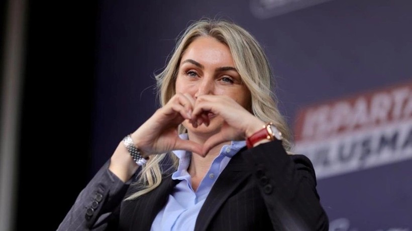 Dilek İmamoğlu Katarsis'e katıldı, babası ve eşinin ilk karşılaşmasını anlattı: Meğer hiç istememiş - Resim: 8